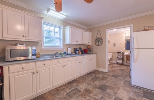 Mars Hill Cottage | Pet-Friendly Cascade Cottage Near Mars Hill University