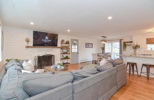 West Dennis House | Inviting Getaway: Walk2Beach, Hot Tub & Pet-Friendly Fun