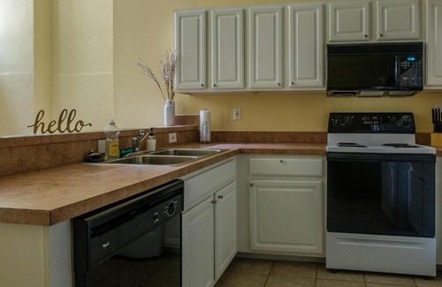 Gateway District Apartment | Convenient 1BR Downtown Apartment by Frontdesk