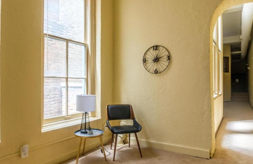 Gateway District Apartment | Convenient 1BR Downtown Apartment by Frontdesk