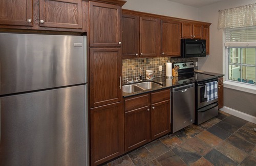 Galena House | Elegant Townhome Steps from Downtown with Cozy Fireplace
