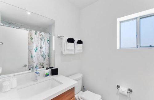 Roosevelt Apartment | Cozy DTPH Studio with Pool, Parking and Ocean Views