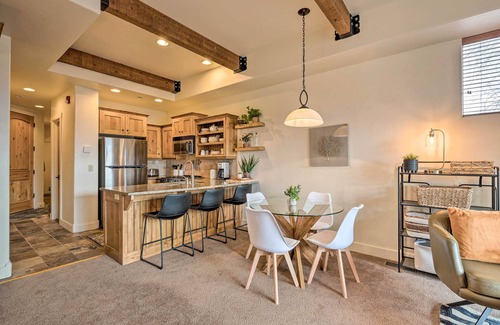 Kimball Junction House | Stylish Mountain Retreat with Hot Tub Near Ski Shuttle