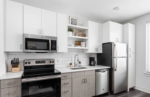 Cole-Noble District Apartment | Perfect Downtown Studio with Kitchen & Pet-Friendly Amenities