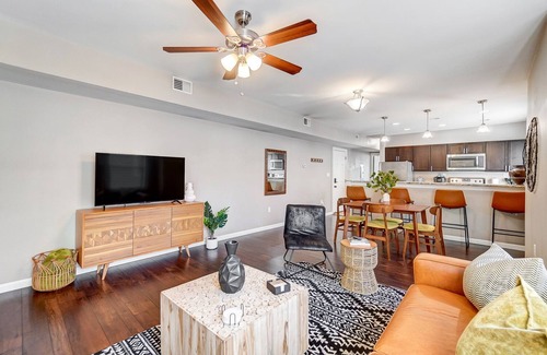 Oakley Apartment | Newly Renovated Retreat Steps from Oakley Square