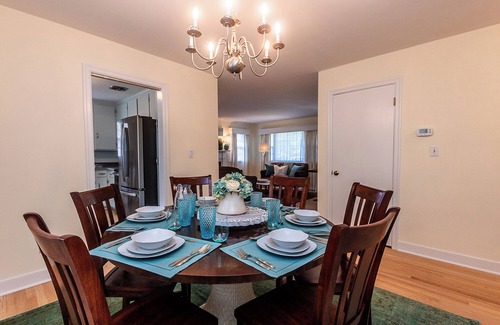 Fry's Spring House | Renovated Home Near UVA & Fontaine Park with Spa Amenities