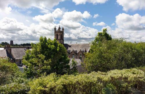 Kilmarnock Apartment | Walker Suite No 60 at Donnini Apartments - Family Friendly Retreat