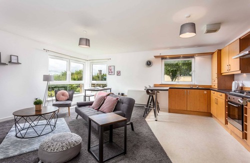 Kilmarnock Apartment | Walker Suite No60 - Family-Friendly Donnini Apartments