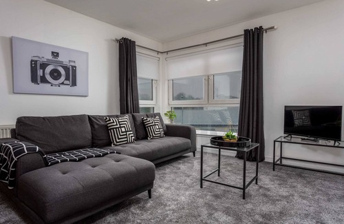 Kilmarnock Apartment | Experience Walker Suite No73 with Family-Friendly Amenities