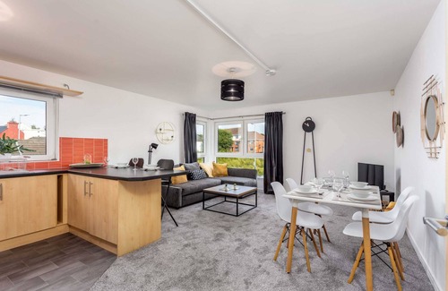 Kilmarnock Apartment | Walker Suite No82 - Family-Friendly Donnini Apartments