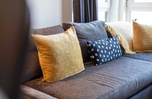 Kilmarnock Apartment | Elegant Walker Suite No82 - Donnini Apartments Awaits You