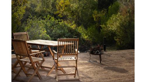 Colton House | Cozy Walkers Tiny Escape with Oceanfront Views