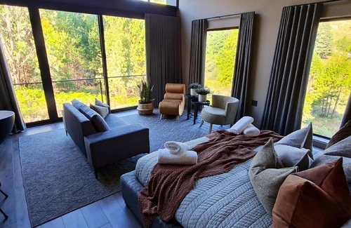 Dullstroom House | Family-Friendly Walkersons 96 - NinetySix on Valley View