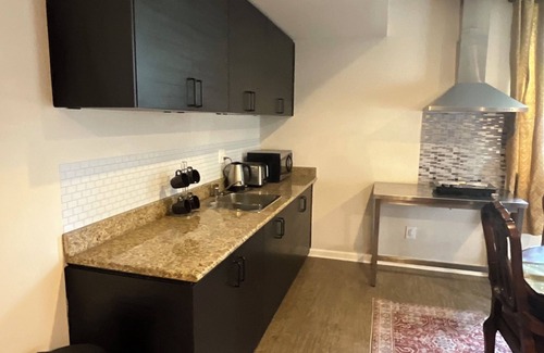Triangle House | Bright & Inviting 2-Bedroom Basement with Modern Amenities