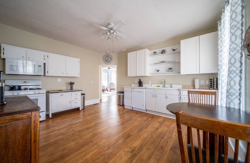 Norfork House | Explore Liberty Manor: Steps from Dining & River Fun