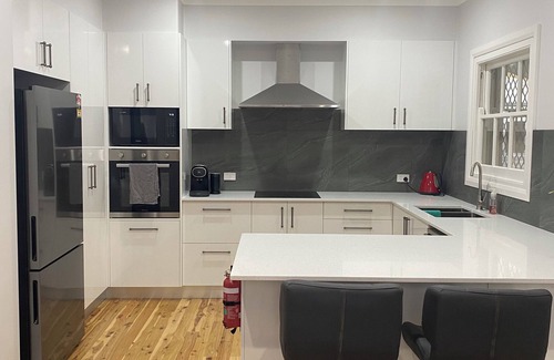 West Tamworth House | Convenient 3-Bedroom Home Near West Leagues & Golf Club
