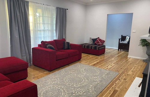West Tamworth House | Convenient 3-Bedroom Home Near West Leagues & Golf Club