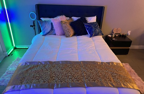 Uptown Apartment | Convenient Stay Steps from American Airlines Center