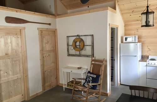 Geneva-on-the-Lake Cottage | Prime Location: Steps from the Iconic GOTL Strip