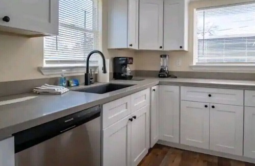 Paso Robles House | Central Paso Robles 2bd House with Pet-Friendly Amenities