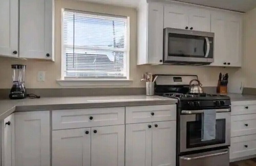 Paso Robles House | Central Paso Robles 2bd House with Pet-Friendly Amenities