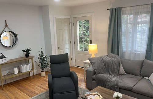 Fry's Spring House | Walking to UVA in a wonderful neighborhood