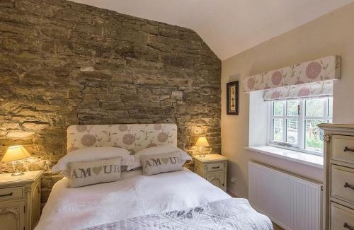 Bishops Castle House | Walkmill Lodge: 5-Star Pet & Child Friendly Retreat