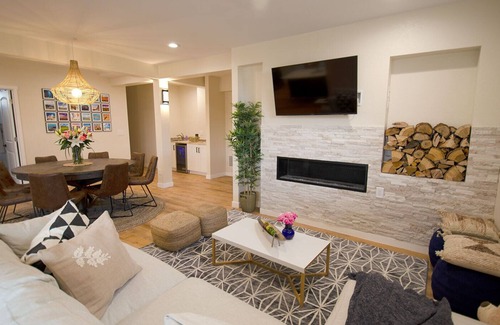 Brighton Apartment | Pet-Friendly Retreat with Water, Golf & Mountain Views