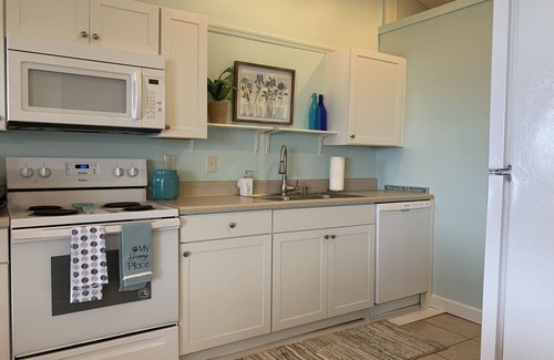 Topsail Beach House | Beachfront Bliss at Wall Cottage - Child-Friendly Retreat