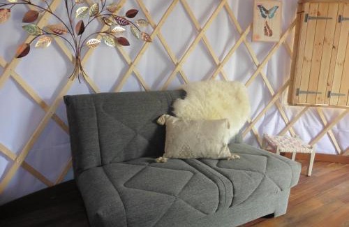 East Huntspill Cabin | Cozy Wall Eden Farm: Log Cabins & Glamping with Ocean Views