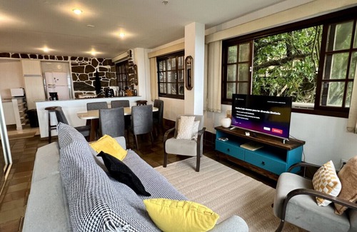 Leblon Apartment | Ocean View Retreat: Steps to the Beach & Pet Friendly