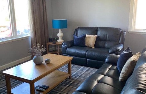 Durness Apartment | Top-Rated Wallaby’s: Pet & Child Friendly Haven