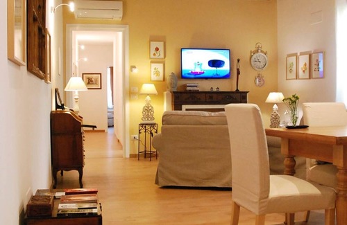 Cittadella Apartment | Beautiful Wallace Home: Guest Rated 9.8 with Spa & Breakfast