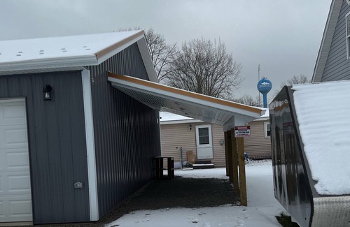 Linwood House | Walleye Lodge- 1/2 Mile from end of Linwood rd