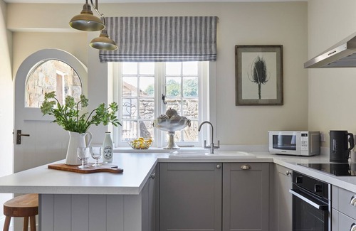 Tidenham Cottage | Unforgettable Wallhope Retreat in Chepstow with Scenic Views