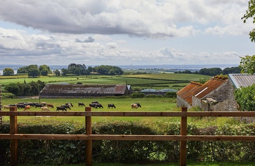 Tidenham Cottage | Unforgettable Wallhope Retreat in Chepstow with Scenic Views