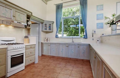 Rye House | Experience Wallowie Fields Beach House: Family-Friendly Retreat
