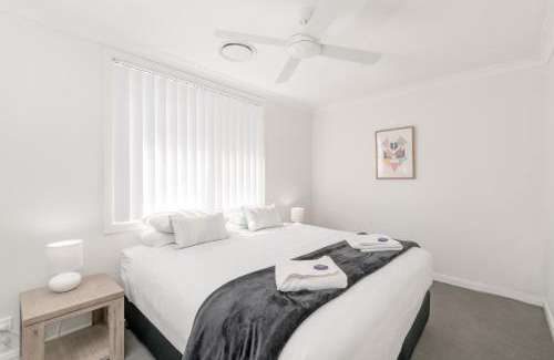 Wallsend Apartment | Wallsend on Longworth: Family-Friendly 4-Star Retreat