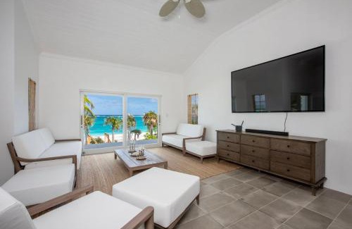 Double Bay House | Wally Love Home: Oceanfront Retreat with Pet-Friendly Perks