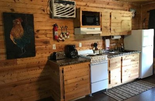 Fredericksburg Cabin | Unforgettable Walnut Canyon Cabins: Pet-Friendly Retreat