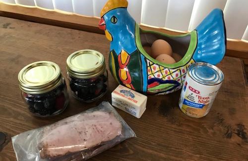 Fredericksburg Bed & Breakfast | Pet-Friendly Walnut Canyon Cabins with Hot Tub & Breakfast
