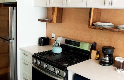 Fredericksburg House | Relax at Walnut Horizon Tiny Home with Private Hot Tub