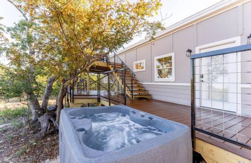 Fredericksburg House | Stylish Walnut Horizon Tiny Home with Scenic Observation Deck