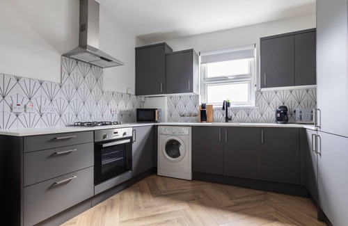 Hoe Street House | Discover Walthamstow Gem: Family-Friendly Urban Retreat