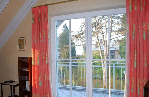 Giebelbach Apartment | Waltraud: Bright Top-Floor Apartment with Great Amenities