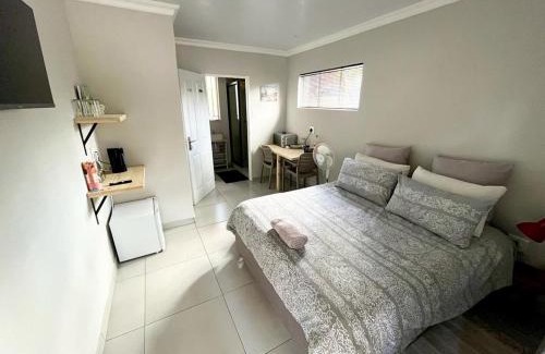 Bloemfontein House | Pet-Friendly Wamelia Guesthouse: Family-Friendly Retreat
