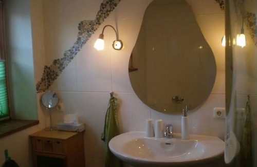 Egglham House | Explore Wampendobler Paradies: Family-Friendly Getaway