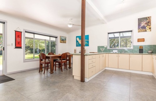 Bungwahl House | Reconnect and Relax at Wamwarra House - Pet Friendly Oasis
