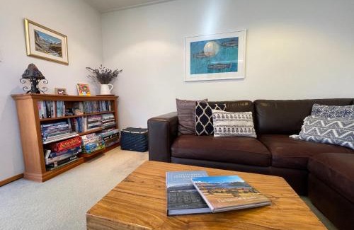 Wanaka House | Relaxing Wanaka Holiday Home - Family-Friendly Getaway