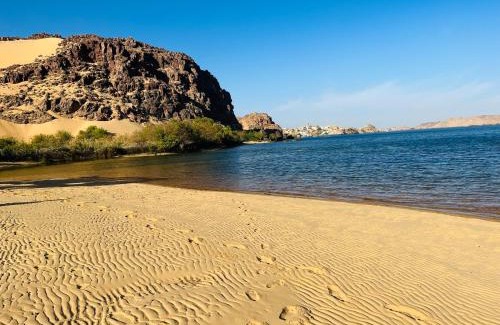Al Karnak House | Top-Rated Wanas Kato Guest House with Private Beach Access